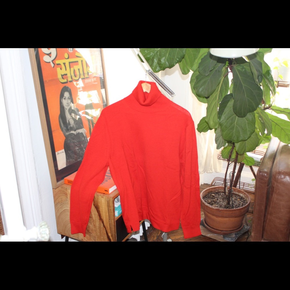 Bright Red Uniqlo Turtleneck in mint condition